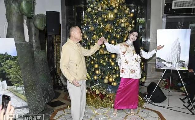 范冰冰和富商跳舞，邮轮扭腰凹造型，游走大佬间，卖力求工作机会