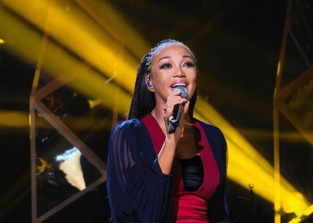 曝歌手2024出场费,亚当62万,最高不是那英,他的费用是亚当4倍