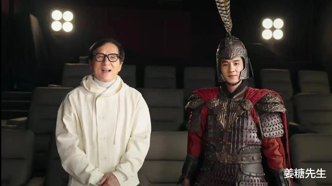 成龙跟娜扎谈恋爱，一上映就被全网骂，网友吐槽：晚节不保