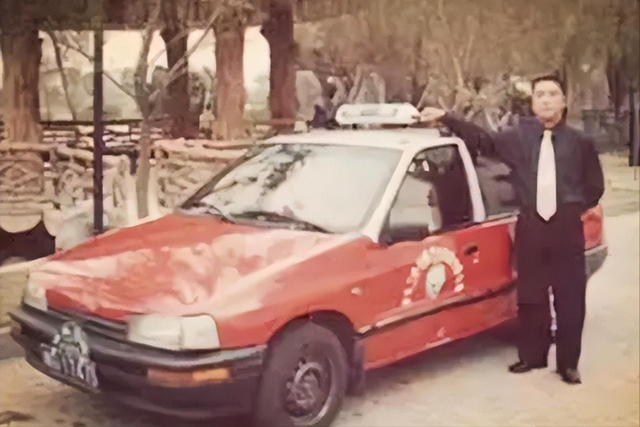 德国知名女星嫁北京出租车司机，含泪生下2个混血儿子，现状如何