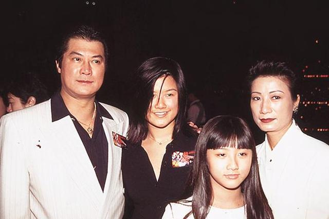 2008年，邓光荣在义妹葬礼当众羞辱郑少秋，3年后却横死在家中