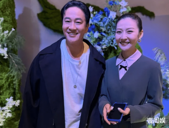 萧敬腾迎娶经纪人,晒千万钻戒求婚,百名嘉宾到场,周杰伦缺席