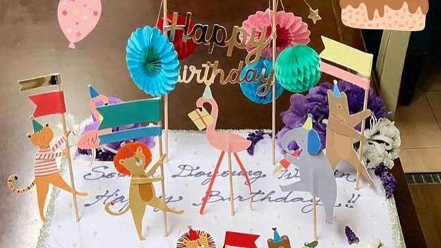 玄彬带儿子探班孙艺珍，贴心送咖位和煮鱼饼，两个人最新合影曝光