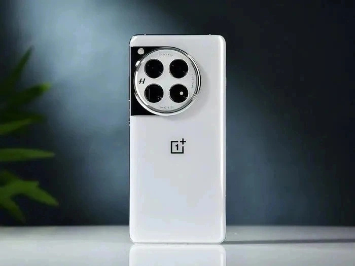 一加12最新售價確定，全系版本已跌至新低，24GB+1TB+驍龍8Gen3