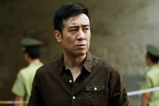 于和伟：3岁丧父，吃姐姐奶水长大，成名后为8个哥哥姐姐买房！