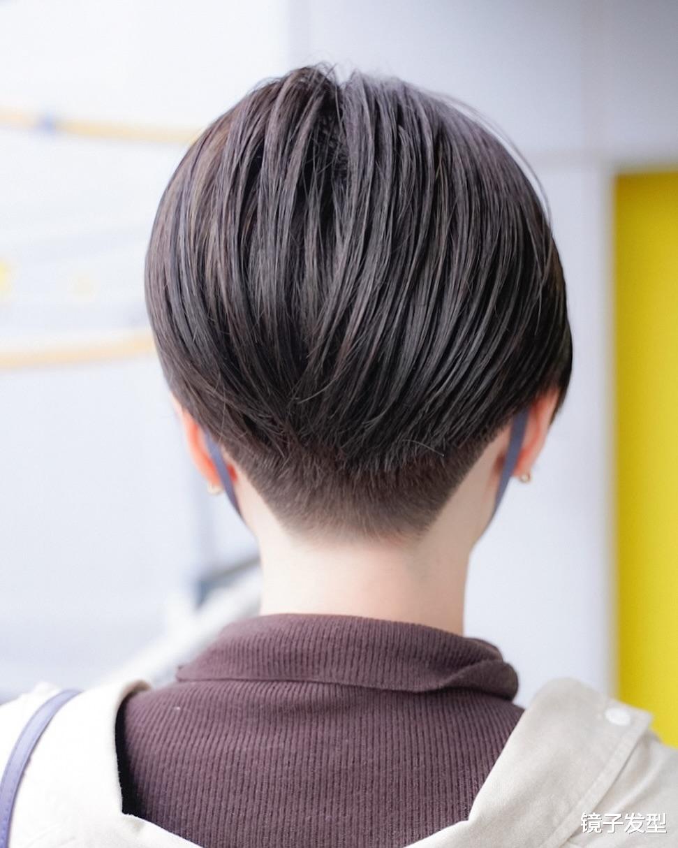 两侧掏空搭配推后脖短发：个性时尚的发型新选择
