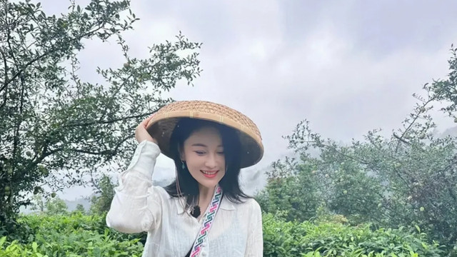 张馨予的豪宅曝光，无数人直呼羡慕: 花海美不胜收，菜园圈粉百万