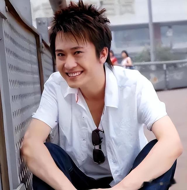 事实证明,42岁的“央视名嘴”杨帆,已经彻底走上一条人生大道