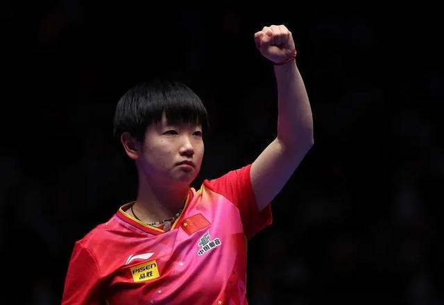 孙颖莎素颜被喷!长得一般,化不化妆没什么区别!一样丑!