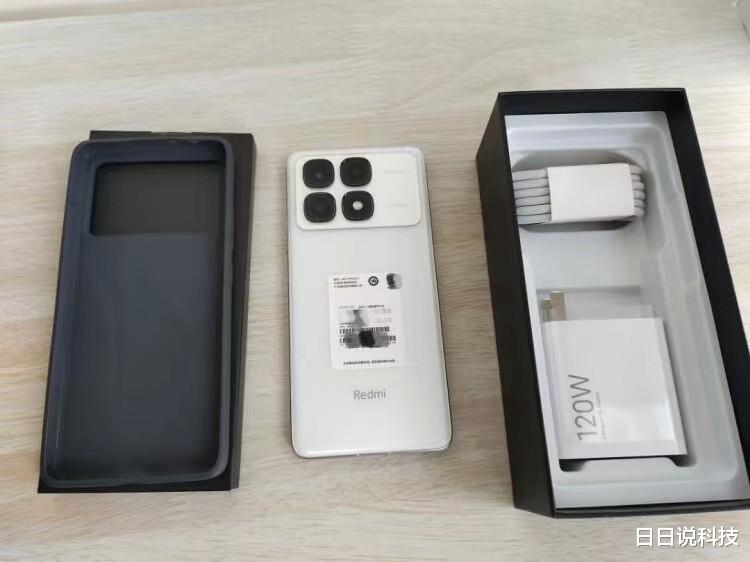 首销3小时打破销量全天记录，IP68+天玑9300+芯片，售价仅2421元