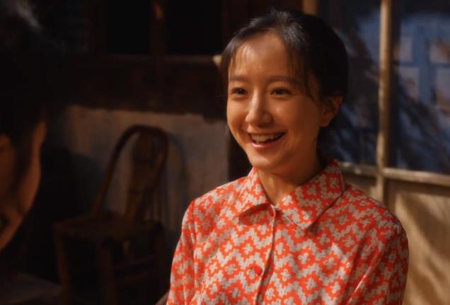 给《小巷人家》演员的演技排座次，闫妮位居第三，第一名当之无愧