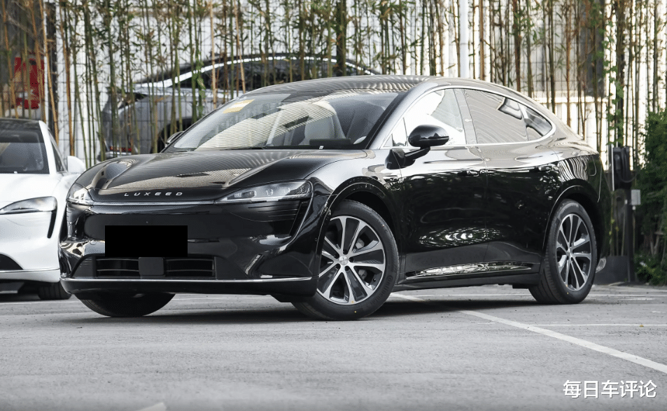 定位中大型SUV，还有纯电&增程两种选择，智界R7带劲吗？