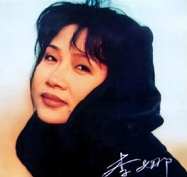 从红极一时到吃斋念佛,接连爱上人夫后,削发为尼的李娜现状如何