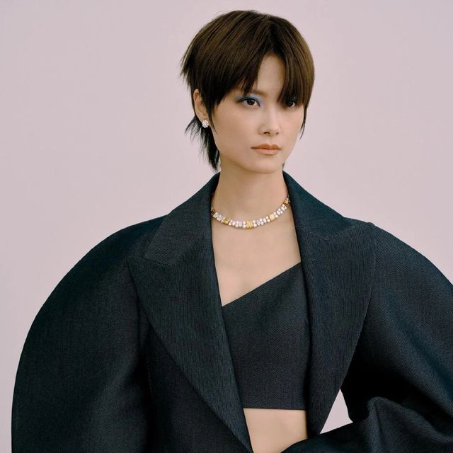 李宇春幕后大佬曝光?影视资源爆棚,原来背后有这些秘密!