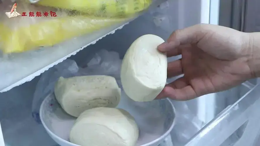 别再吃了!央视曝光真相!冷冻的馒头会“致癌”?实验告诉你答案