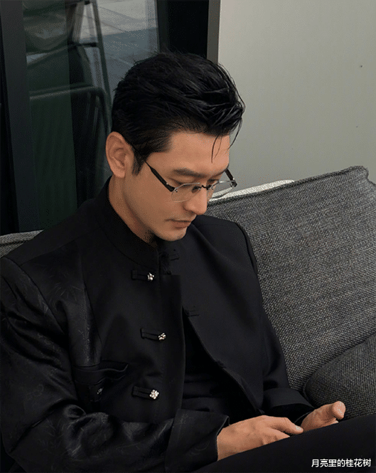 《中餐厅8》杀青,虞书欣拍的黄晓明,美貌还原,上海滩的感觉