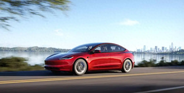 福特CEO因喜歡開小米SU7，遭到美國社會的抨擊，引網(wǎng)友熱議