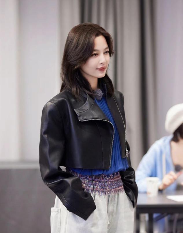 “发型”对女人颜值的影响有多大？看完辛芷蕾前后对比，你就懂了