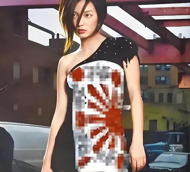 消失多年的赵薇终于露面，容颜尽失口碑暴跌的她，应验了琼瑶的话