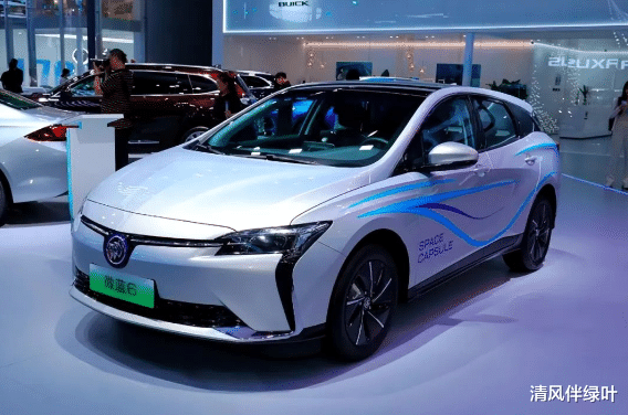 微蓝6:177P马力,三种驾驶模式,纯电出行新选择