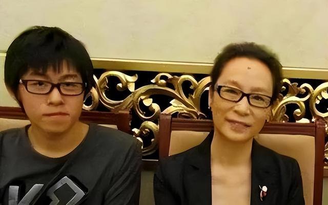 “国家一级演员”奚美娟，人前“两副面孔”，晚年统统都现原形