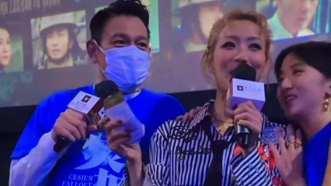 郑秀文突然现身为刘德华宣传《焚城》！一上台就拥抱，感情好得令人羡慕