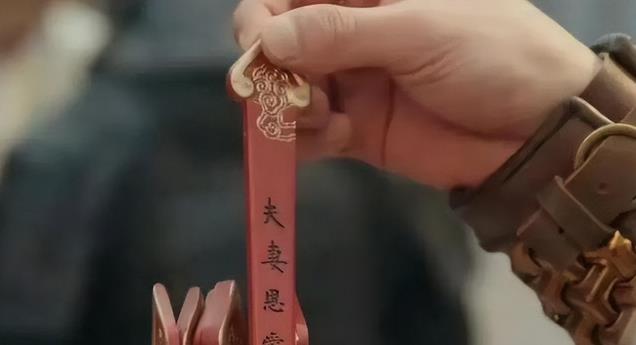 李昀锐手指丑到没眼看!丁禹兮刘学义“性缩力满满”的同款丑指甲