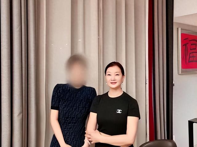 58岁宋祖英近况罕见曝光:住北京豪宅,身材丰腴,皮肤光滑不显老