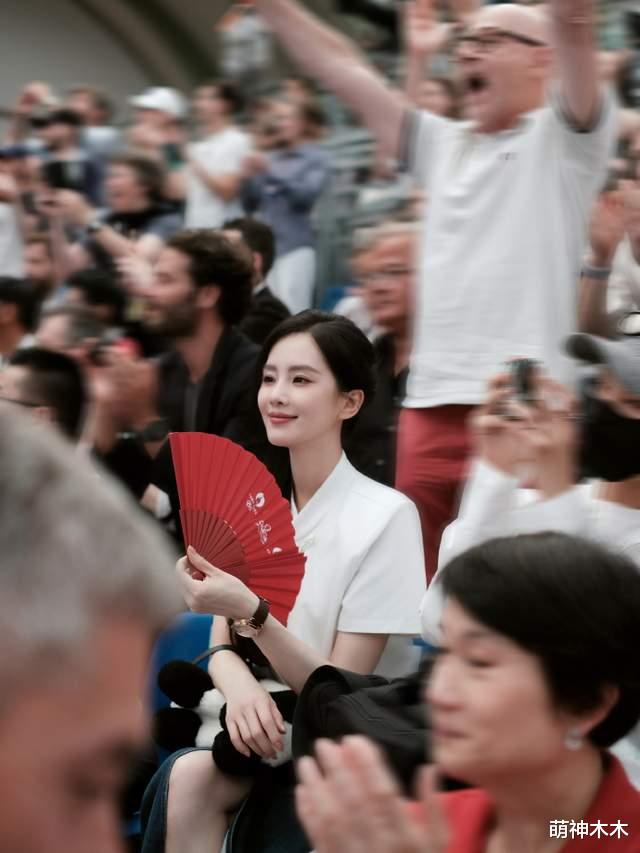 刘诗诗生图暴露真实状态,把赛场当秀场摆拍,营销用力过猛翻车