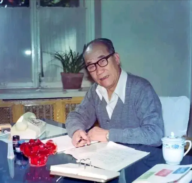 谢东:被传是侯宝林私生子,王朔豪赌100万,喊话侯耀华验其真身