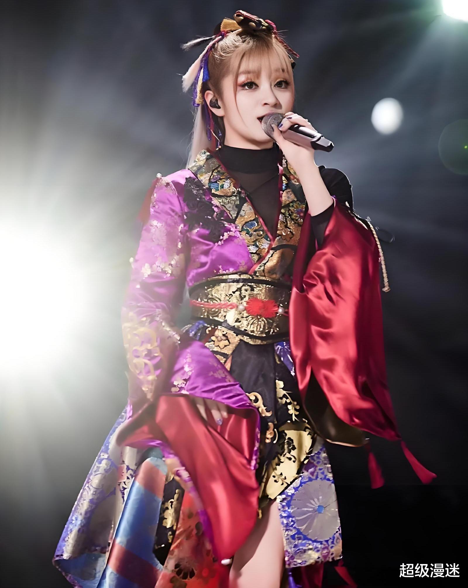 二次元高薪秘籍：擦腿师、护袜师如何月入过万？