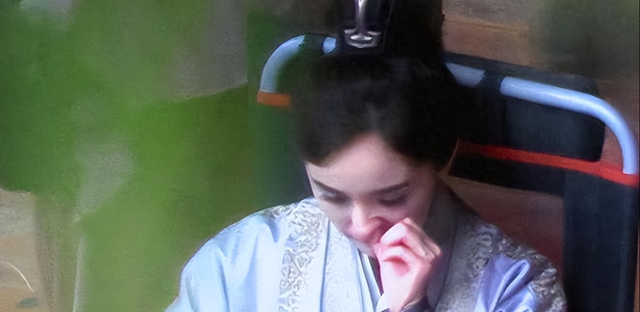 随地大小便、半个月不洗头、衣服穿到有味,明星私下到底有多邋遢