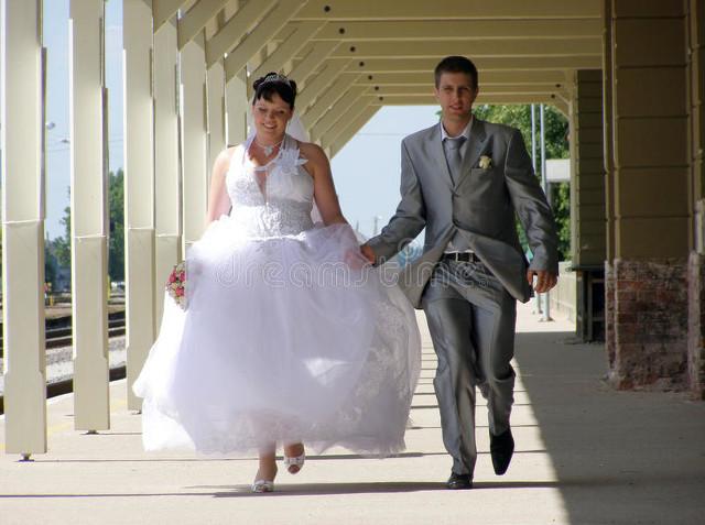 冰箱锁卧室，咱俩都上班，我妈吃啥？妻子：去AA制里找答案