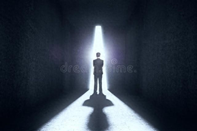 同事悄悄排挤你，从这3个迹象开始，看透职场本质