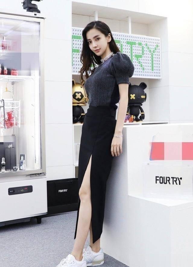 Angelababy衣服上的线是不是拉太紧了啊 ,看上去还挺美!
