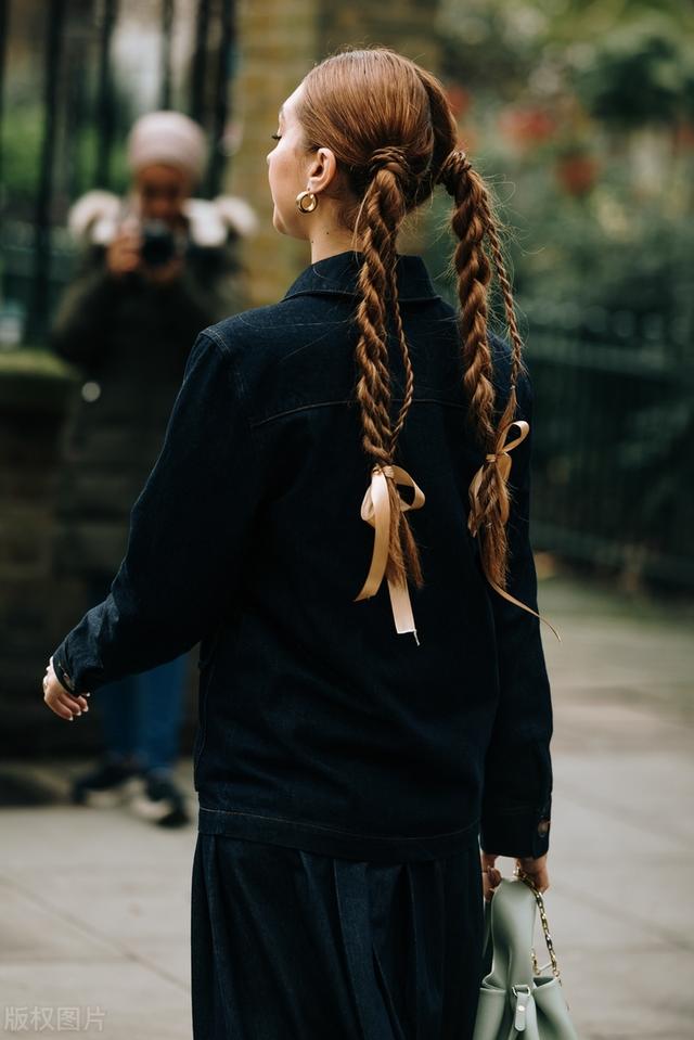 美女和辫子的关系,原来她的美就是时尚的永恒记忆