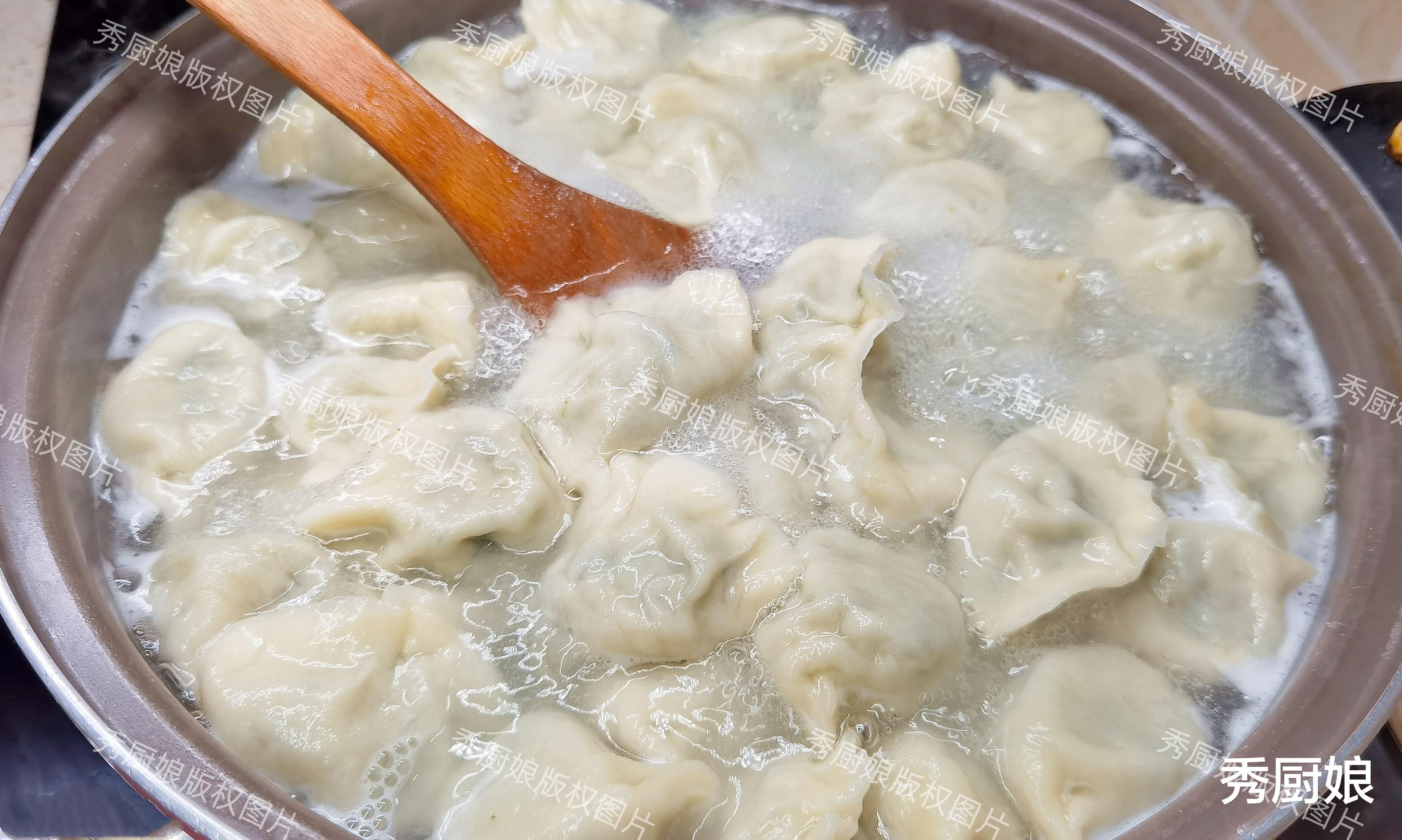 这菜全身是宝,以前常被当成杂草,如今成极品野菜,包饺子吃真香