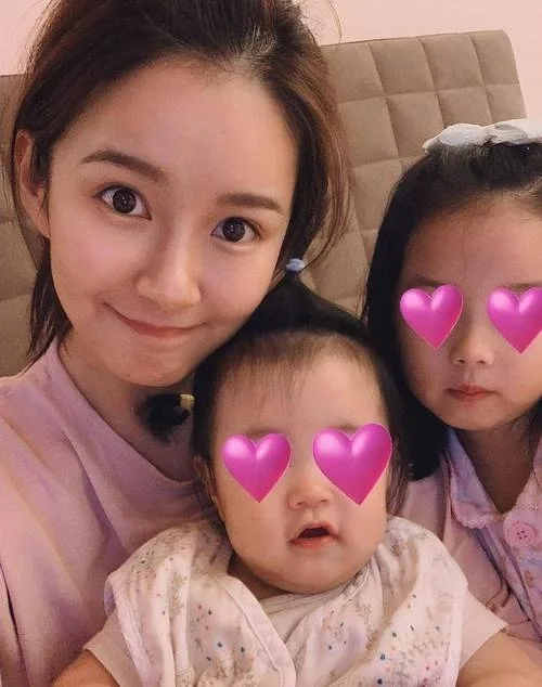 40岁张子萱韩国被偶遇,额头肿胀苹果饥高耸,网友:满脸科技狠活