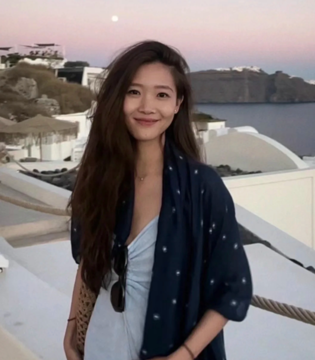 黄轩女友竟是雅思官网模特?网友:这是什么神仙恋情!