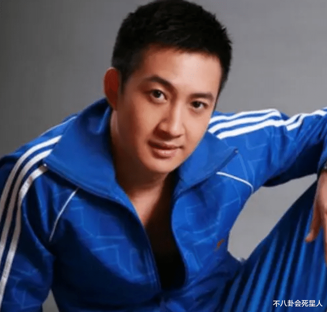 年纪越大嘴越小，难怪网友怀疑姚晨、刘亦菲做了缩唇手术！