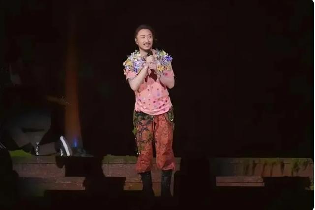 郑中基惊天揭秘 退圈内幕震撼全网 娱乐圈光鲜背后的真相令人唏嘘