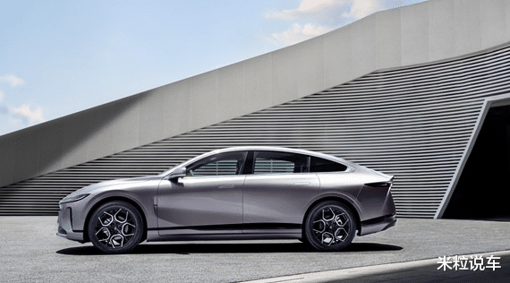 长安让友商绝望？厂家：13万价格，绝美颜值，混动大轿跑上市！