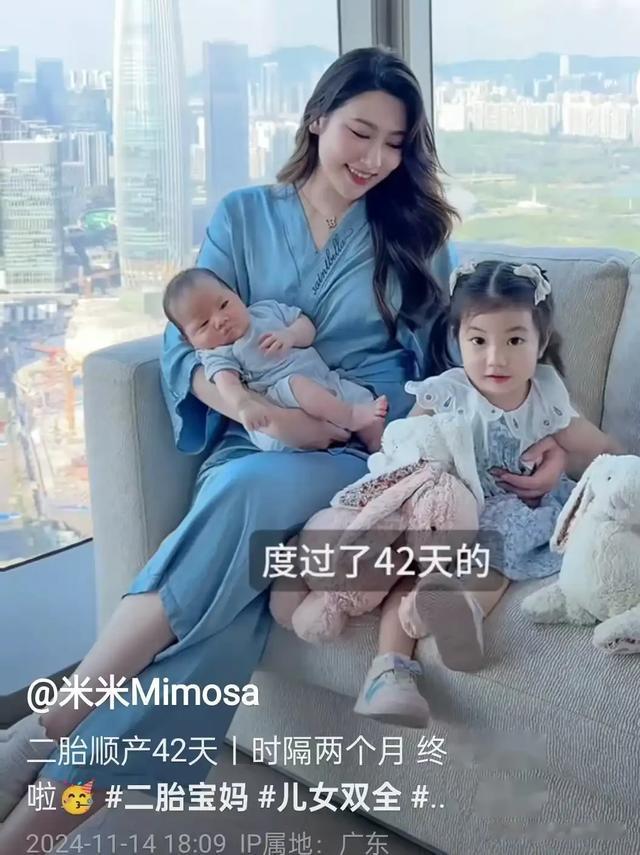 陈佩斯兄妹罕见同框！妹夫张山站边上，外甥女仍然避不开陈家基因