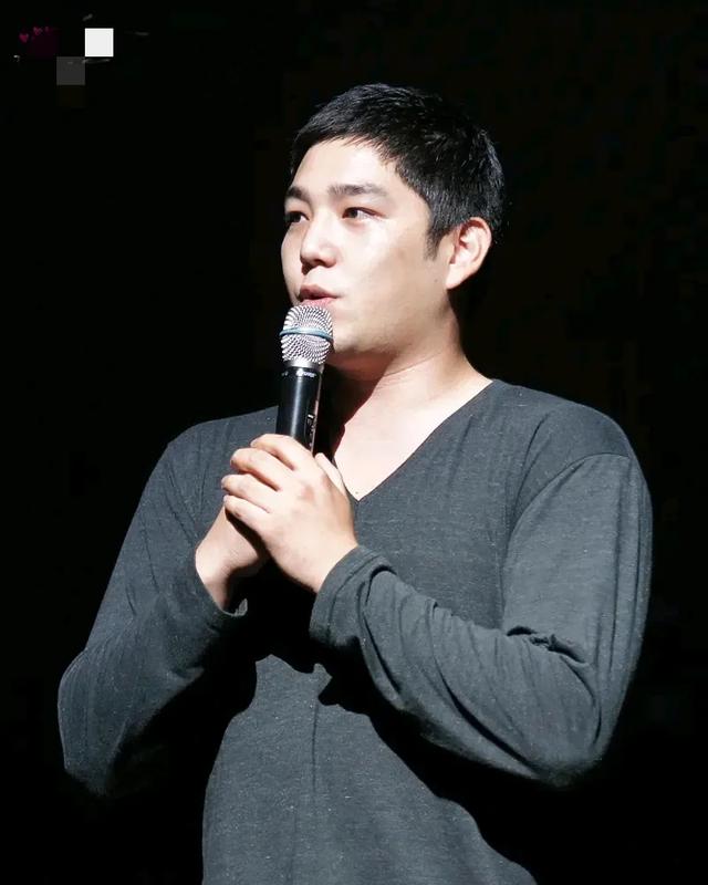 他是sj中最具男人味的成员,却因好酒、逃兵役被韩娱无情封禁。