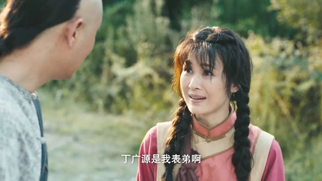 44岁童蕾演女娃，一脸褶子扎双马尾，“强行扮嫩”的风刮到历史剧