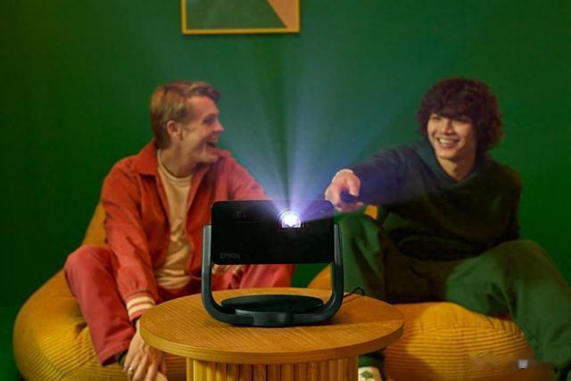 爱普生的目标是用智能迷你投影仪取代大屏幕电视