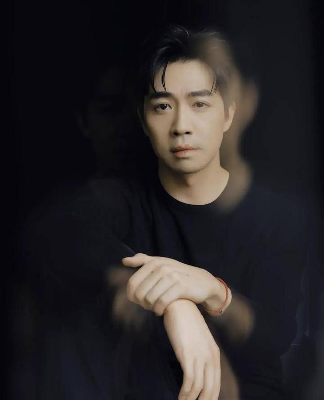 俞灏明官宣恋情:王晓晨不嫌弃烧伤脸,真爱打动人心!