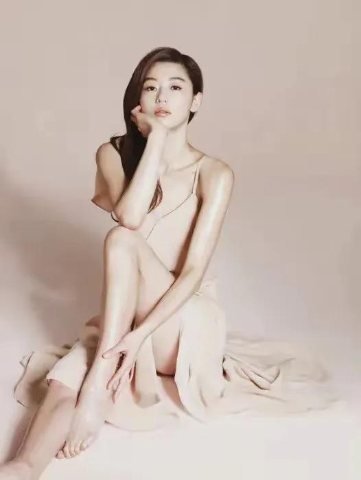 从全智贤的瑜伽日常,看瑜伽在全球明星圈的风靡