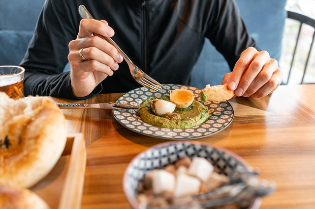 33岁男子肝癌晚期，从不抽烟喝酒，医生询问才知：晚上爱做2件事