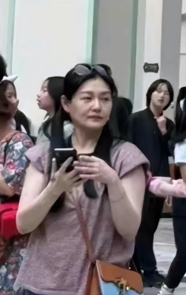 大S带孩子们到韩国找具俊晔,状态差老到认不出